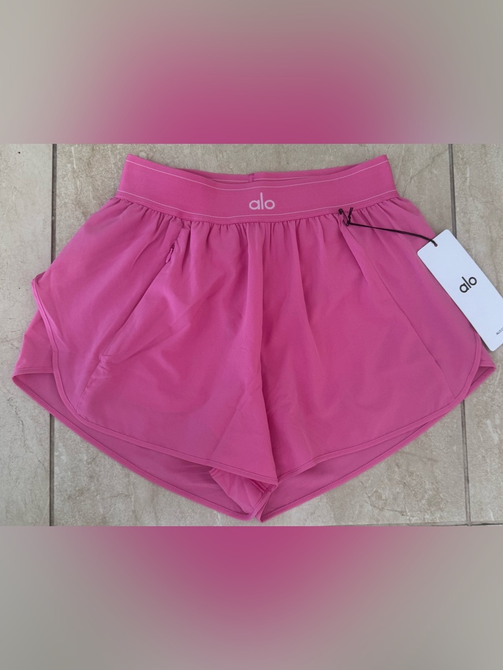 Alo Yoga Match Point Short - Picture 6 of 12